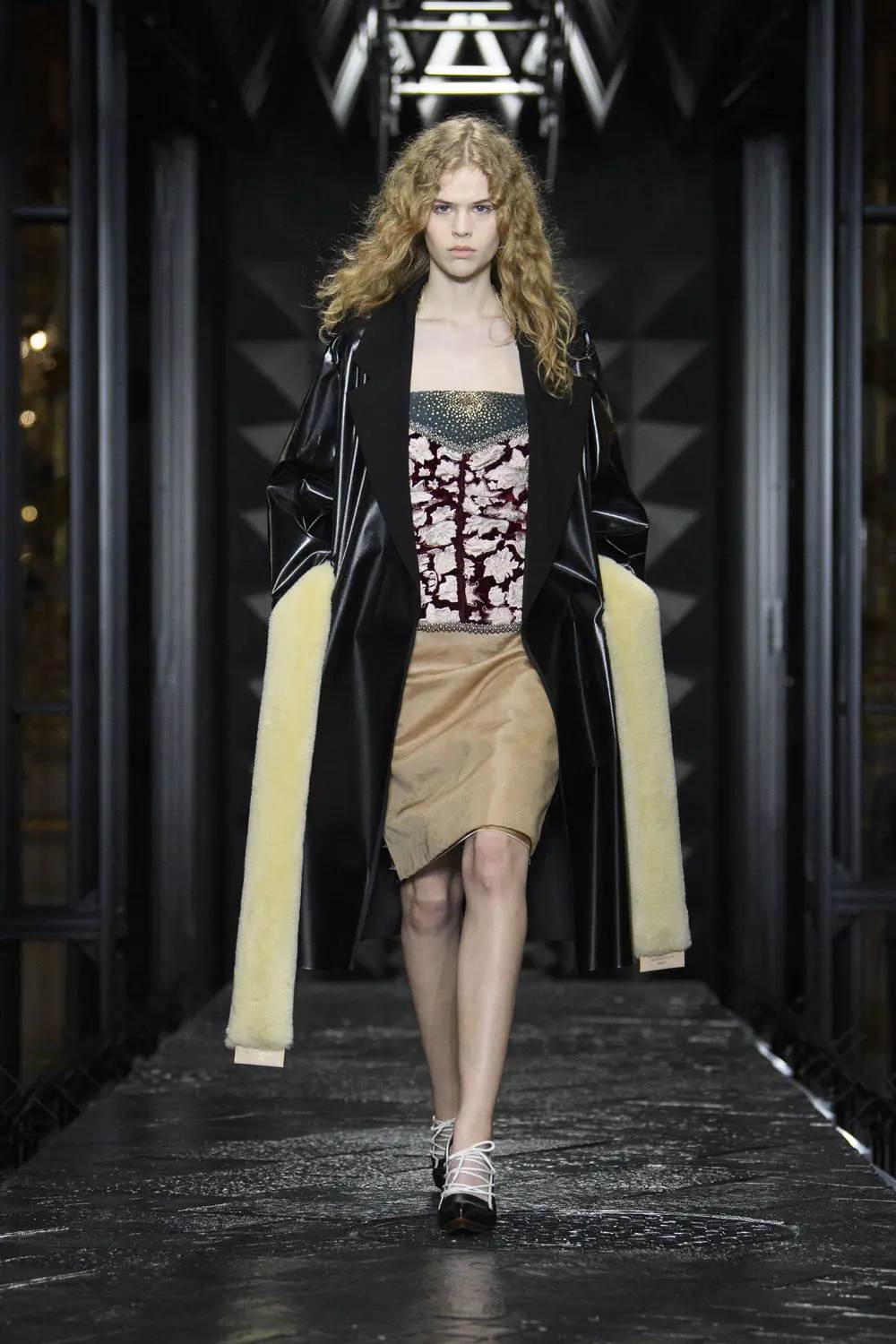 巴黎时装周，路易威登2023秋冬系列服装设计
