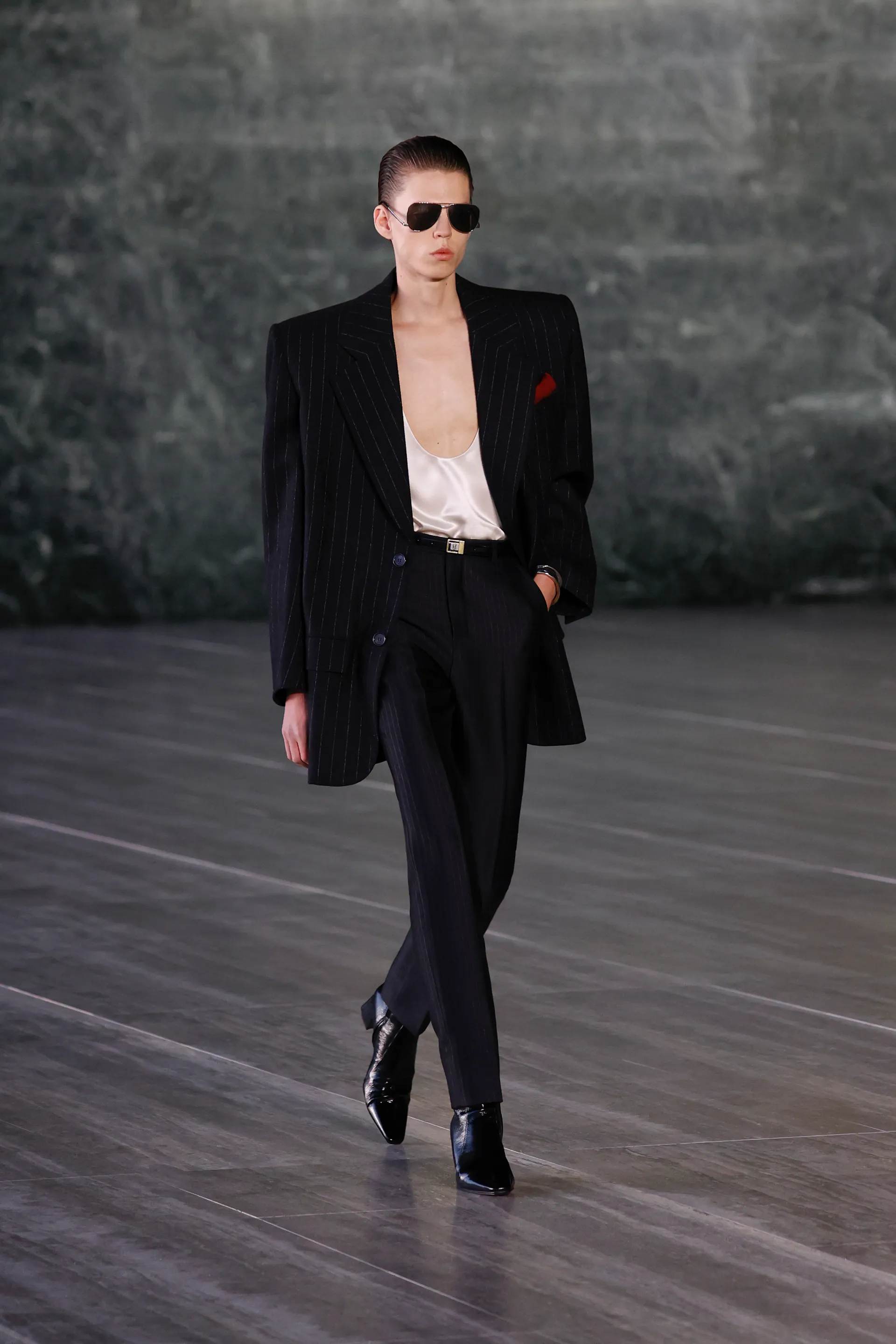 服装设计图，圣罗兰2024春夏男装系列