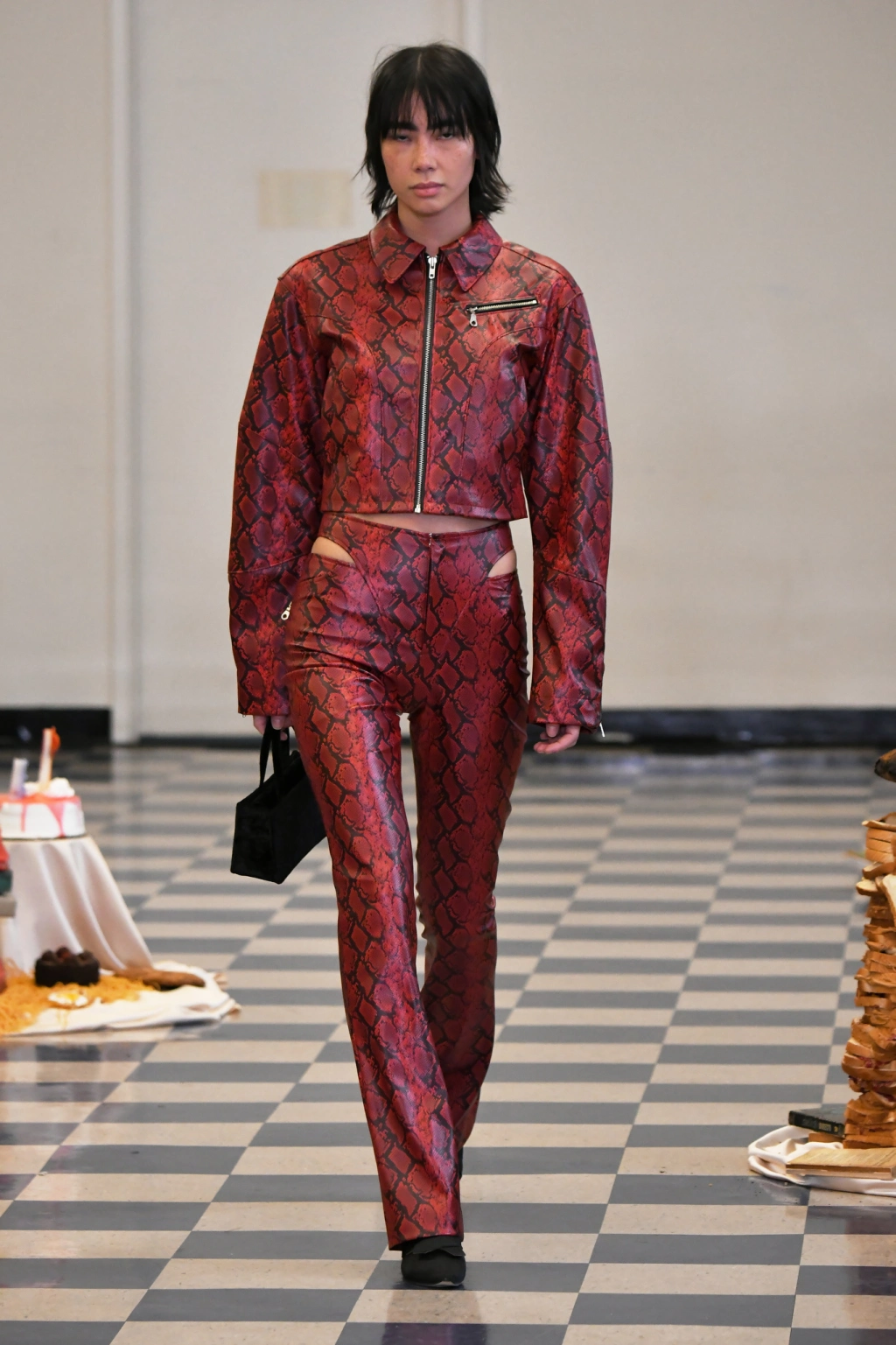 服装设计，设计师Carly Mark参加纽约时装周