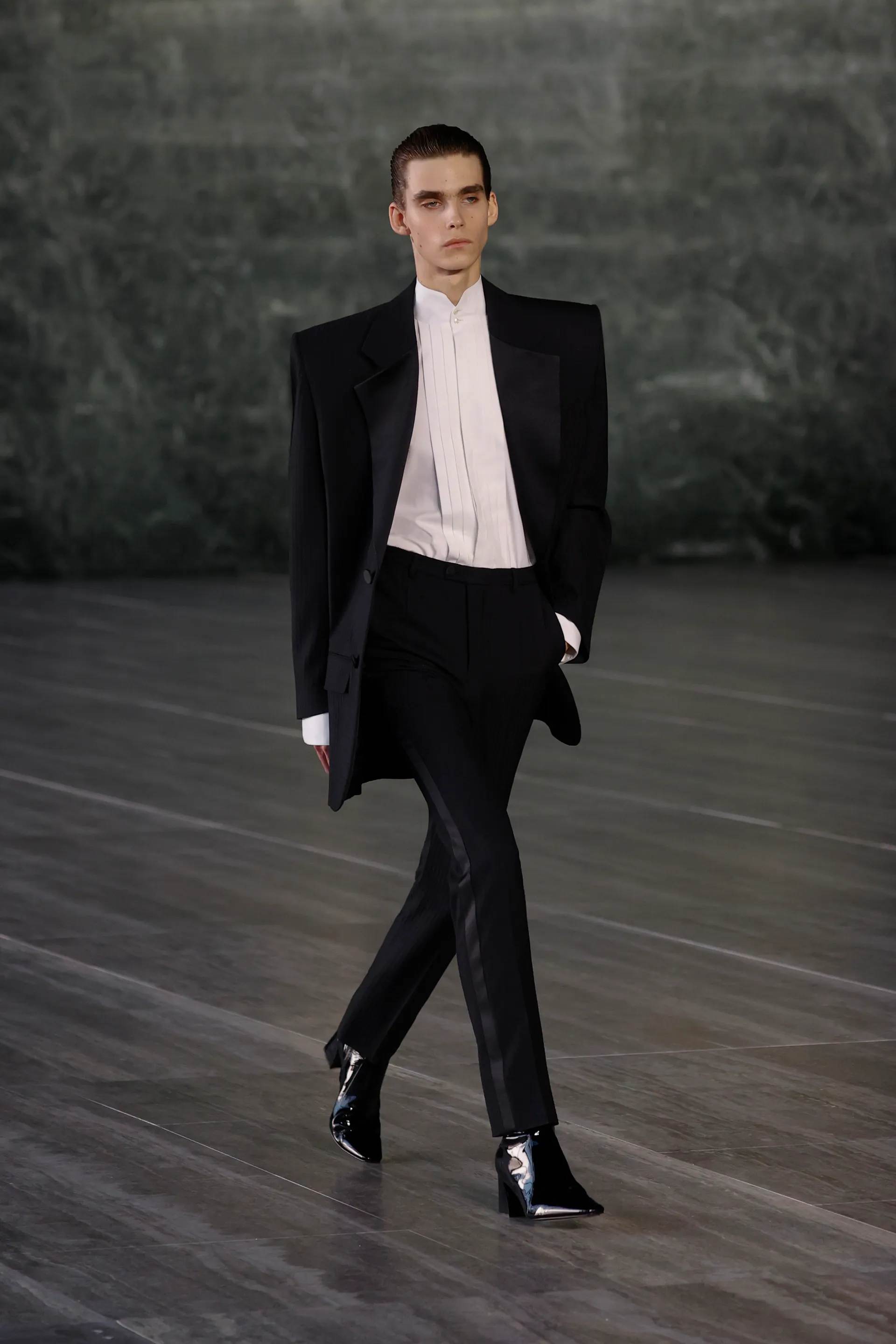 服装设计图，圣罗兰2024春夏男装系列
