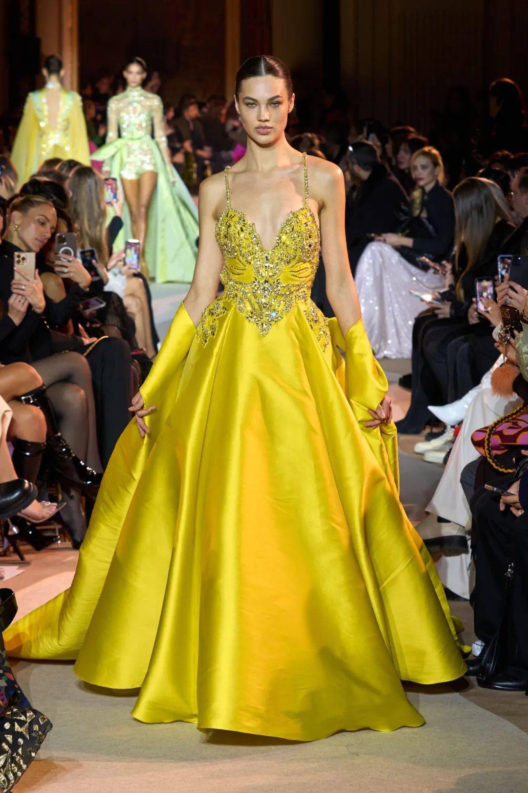 服装设计图，Zuhair Murad 2023春夏巴黎高定周