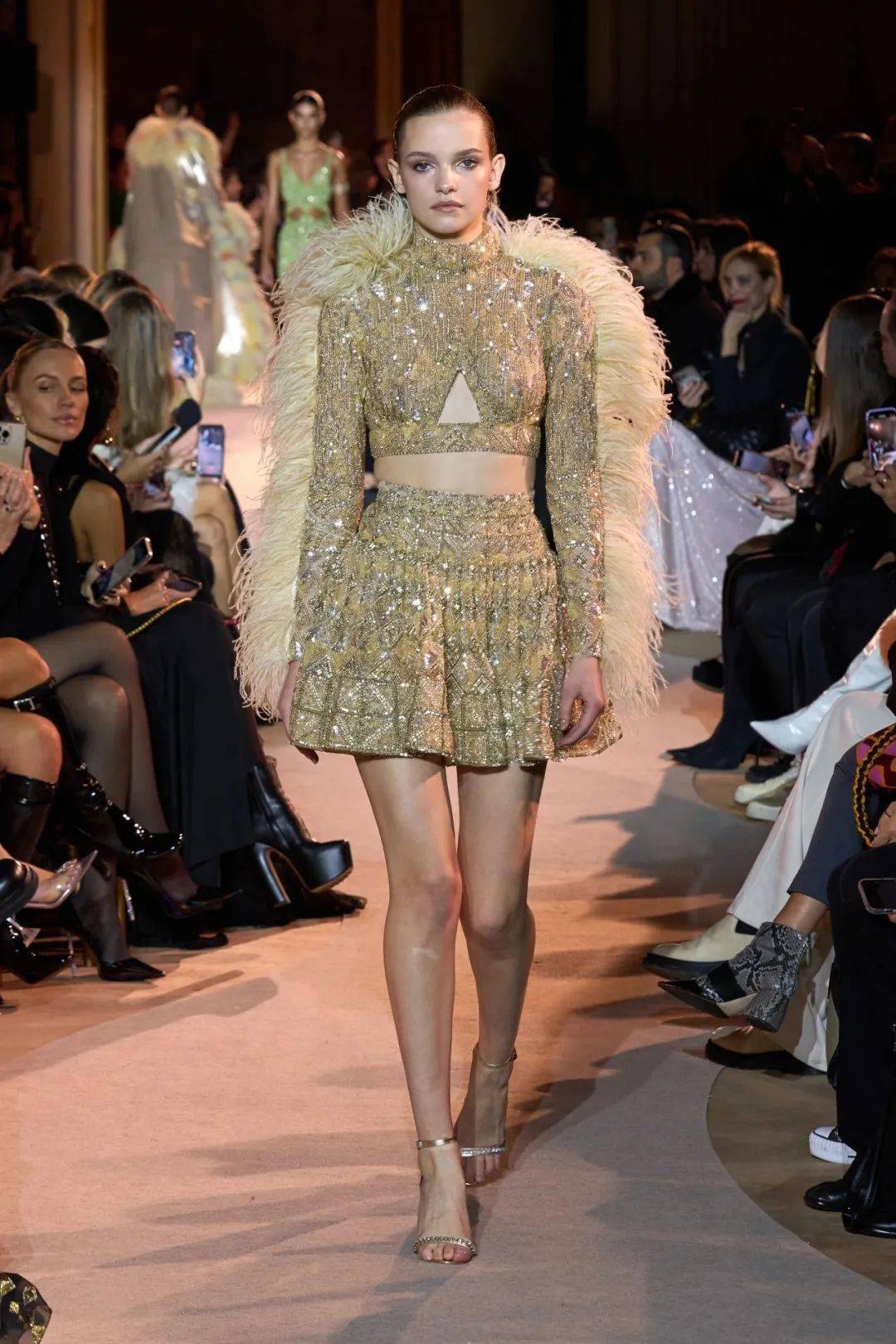 服装设计图，Zuhair Murad 2023春夏巴黎高定周