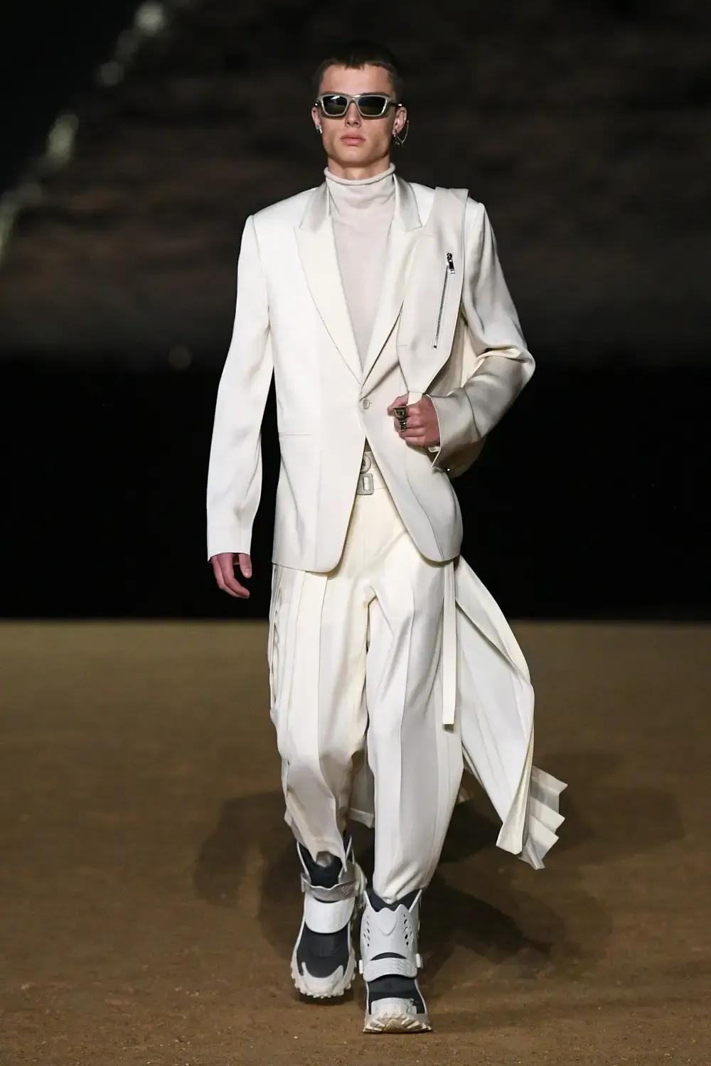 秀场直击|Dior 2023初秋季男装秀，从埃及吹来苏格兰风