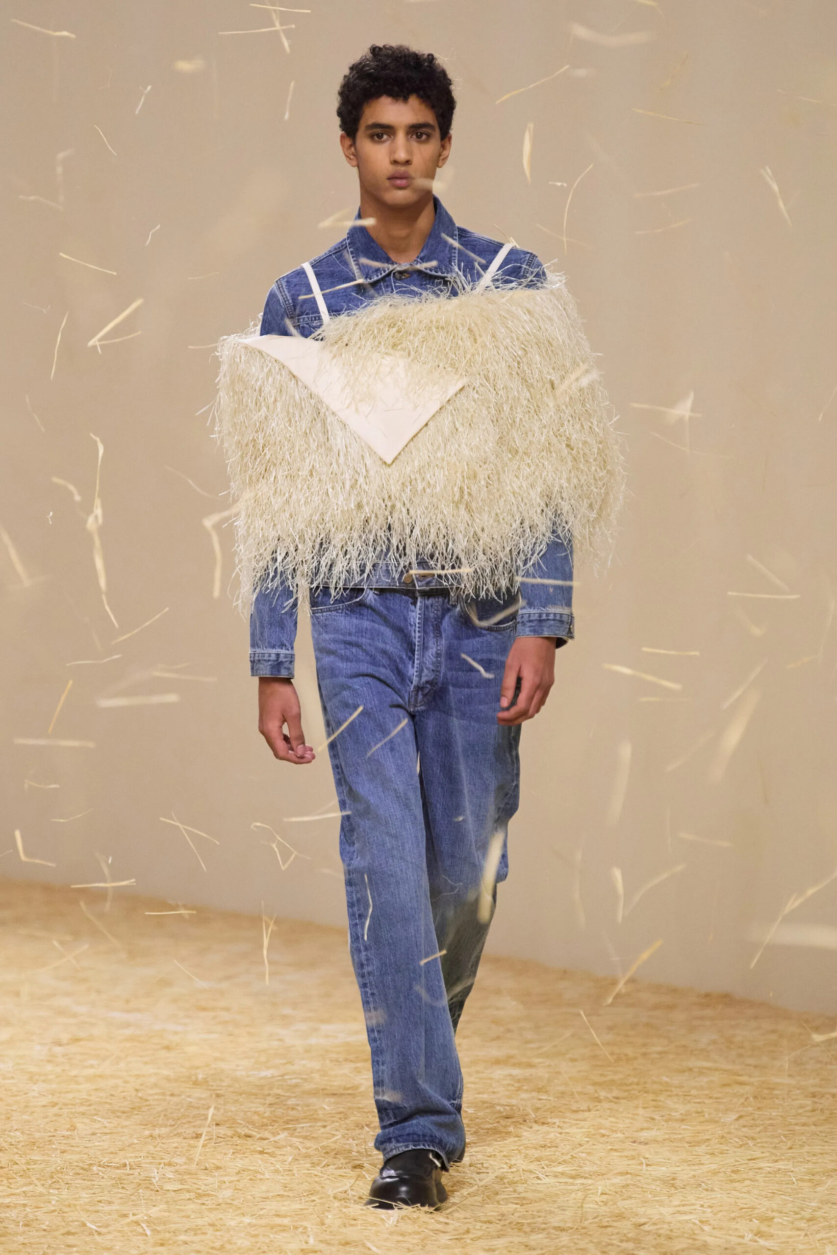 服装设计师，法式牛仔外套