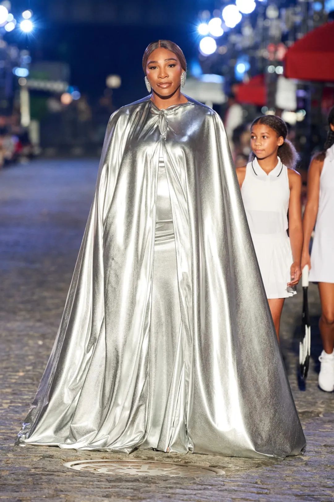 Serena Williams，斗篷