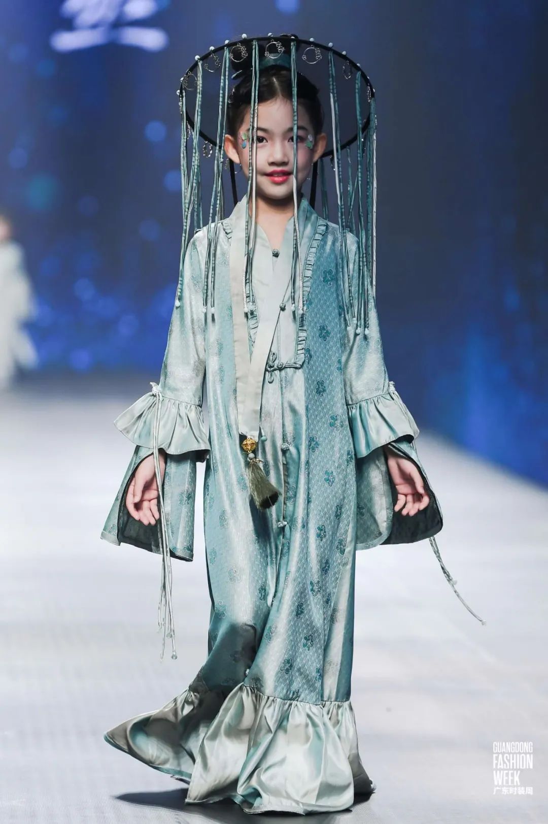 服装设计图，中国风童装礼服设计