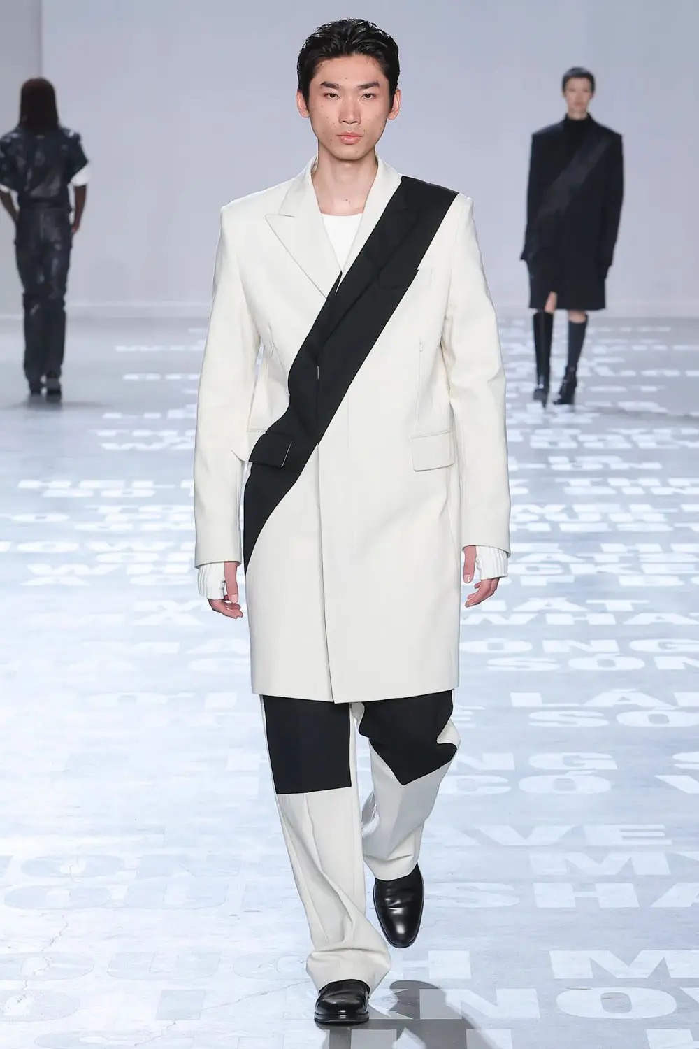 Helmut Lang2024春夏系列，汽车印花图案