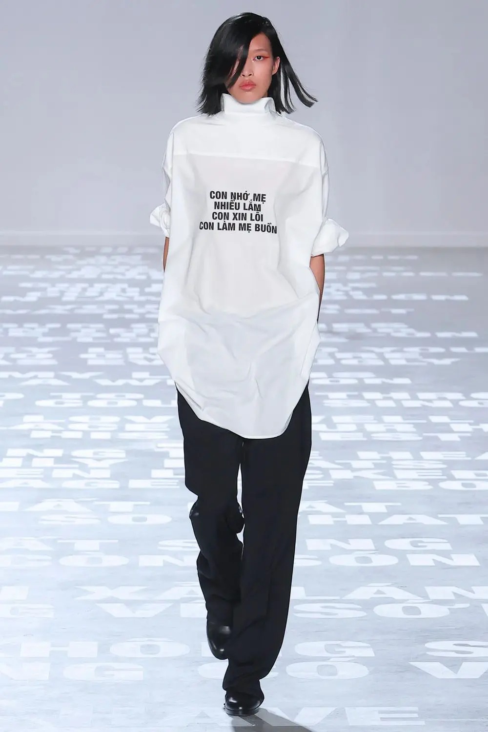 Helmut Lang2024春夏系列，汽车印花图案