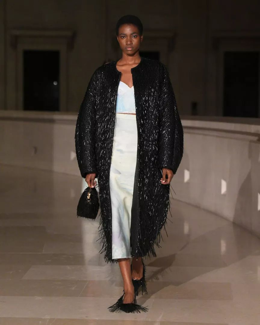 Erdem 2025秋冬系列，花卉印花图案设计