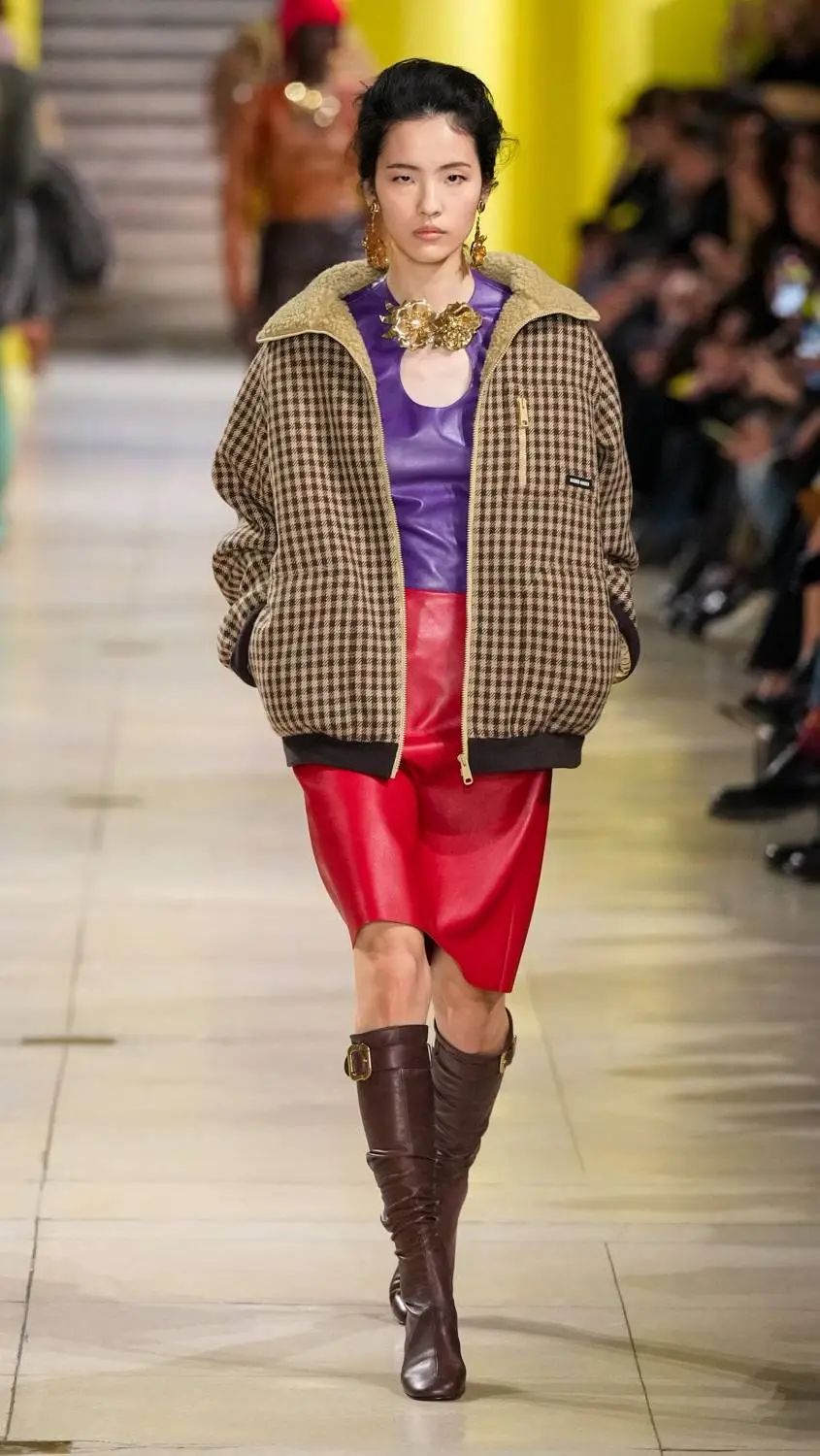 miumiu2025秋冬系列，服装设计格纹夹克