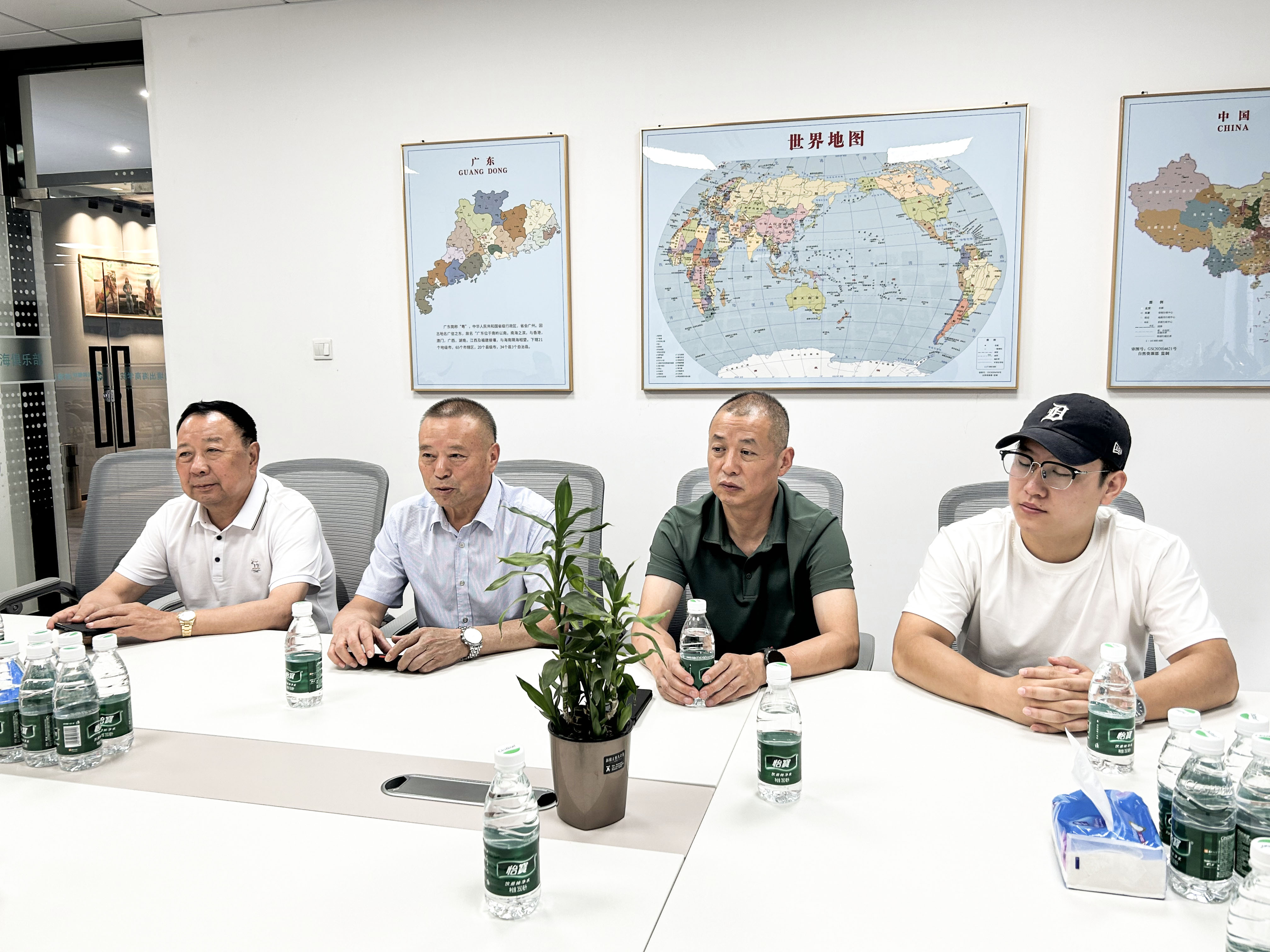陕西省服装行业协会莅临服装星球考察交流