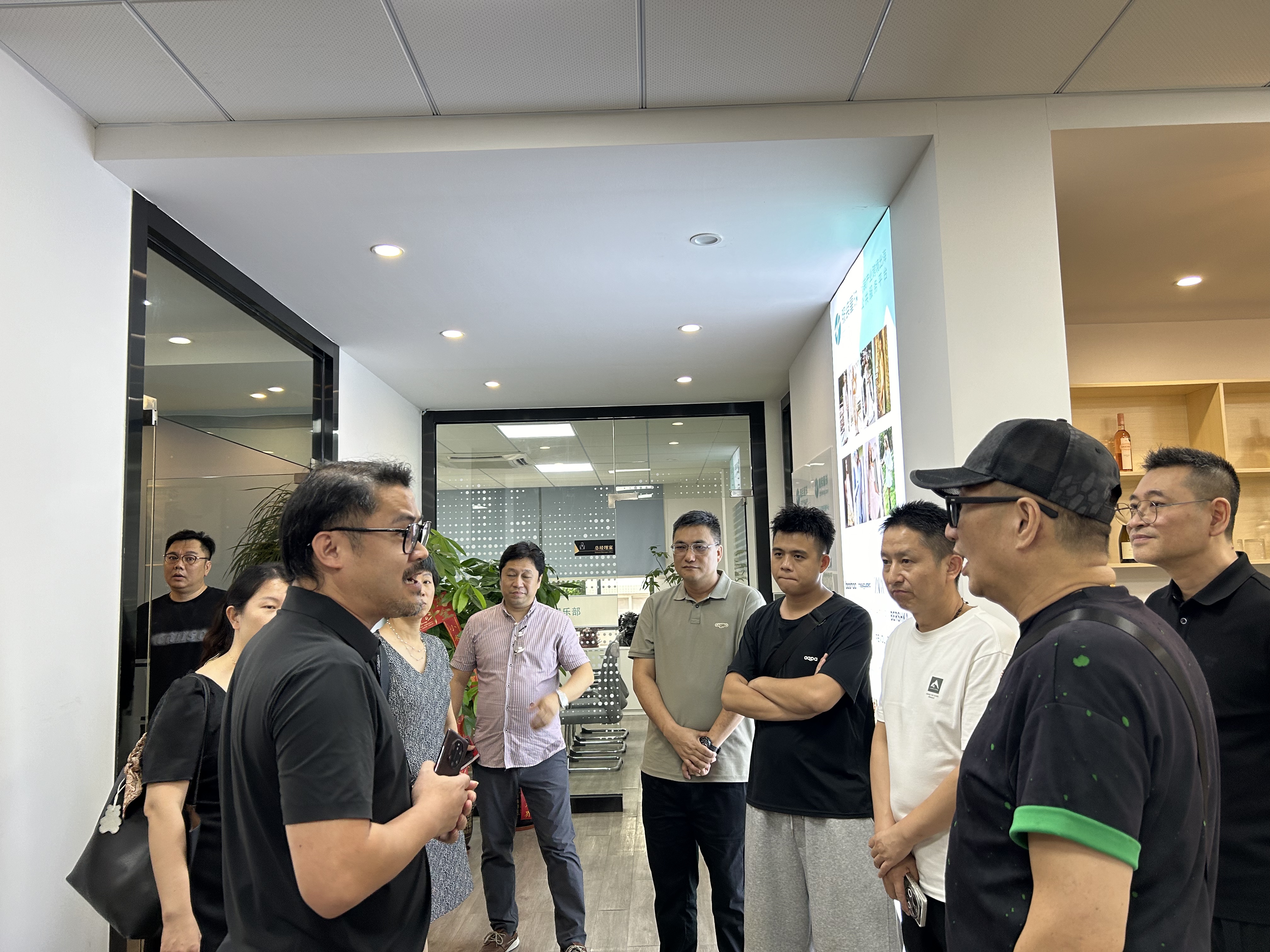 广东省服协童委会莅临服装星球，共同探讨童装跨境的可能性
