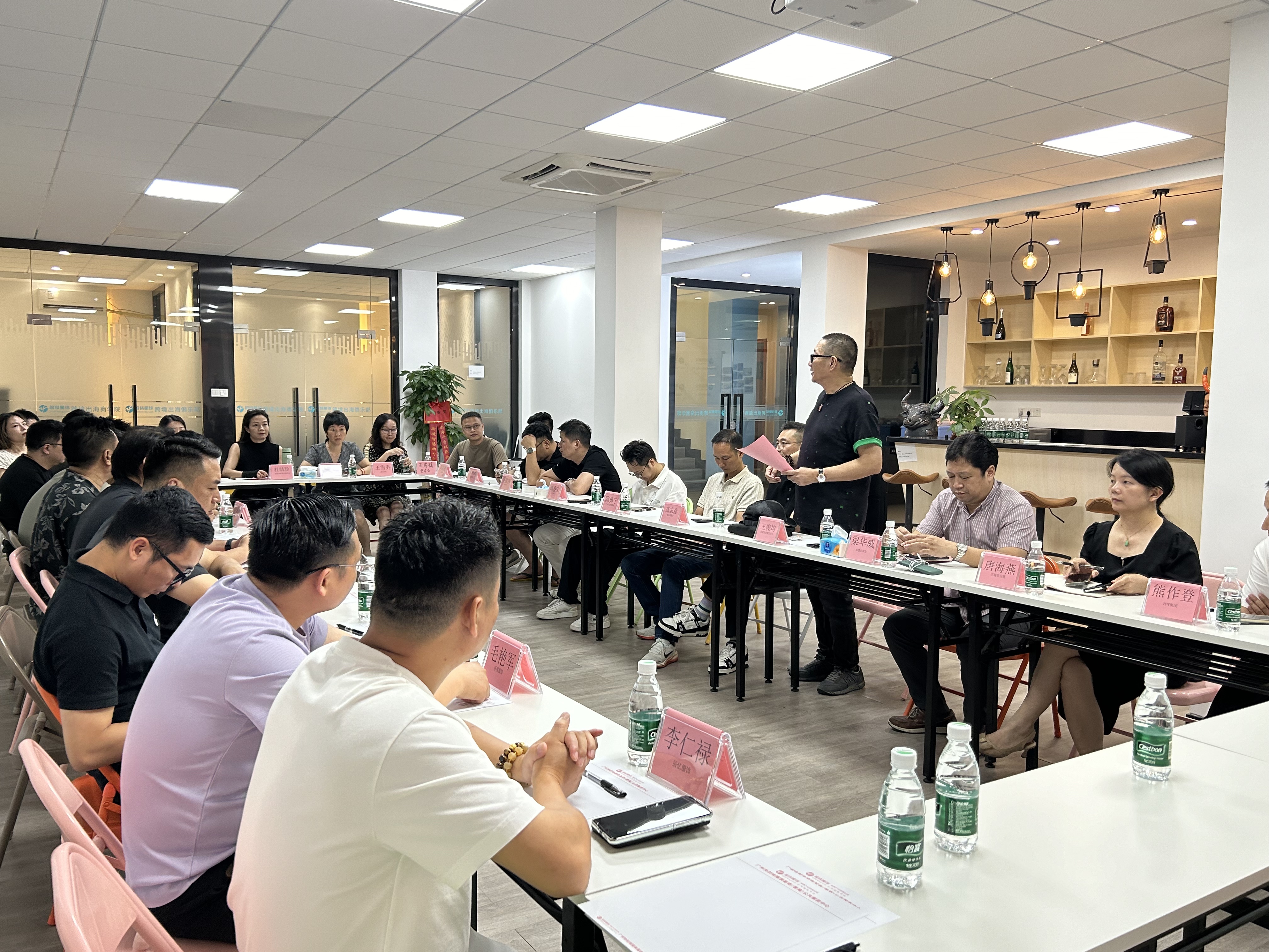 广东省服协童委会莅临服装星球，共同探讨童装跨境的可能性