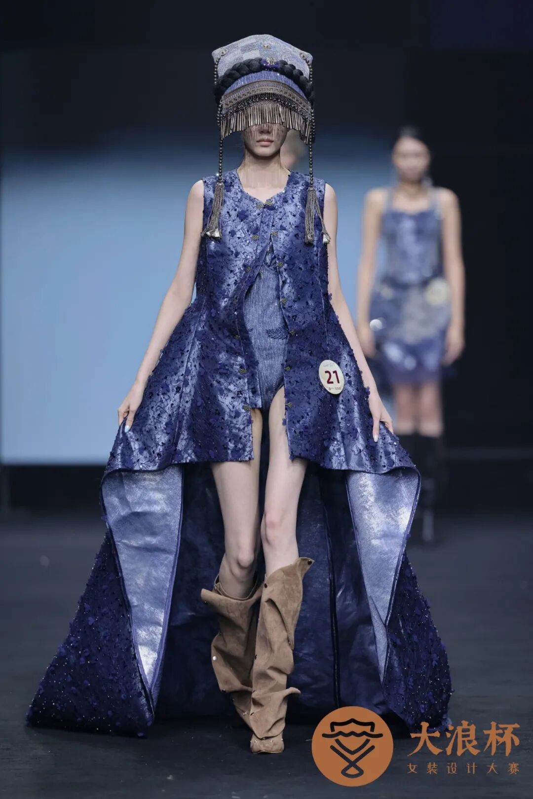 女装设计作品，&ldquo;大浪杯&rdquo;女装设计大赛&ldquo;鹏城之星&rdquo; 获奖作品崔英《古城老院》