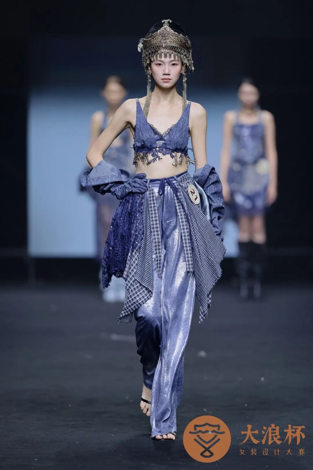 女装设计作品，&ldquo;大浪杯&rdquo;女装设计大赛&ldquo;鹏城之星&rdquo; 获奖作品崔英《古城老院》